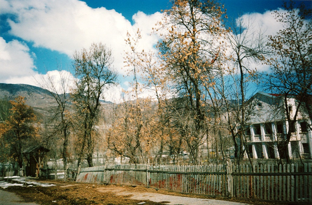 Ограда медрессе, Хайдаркан, 2007 год