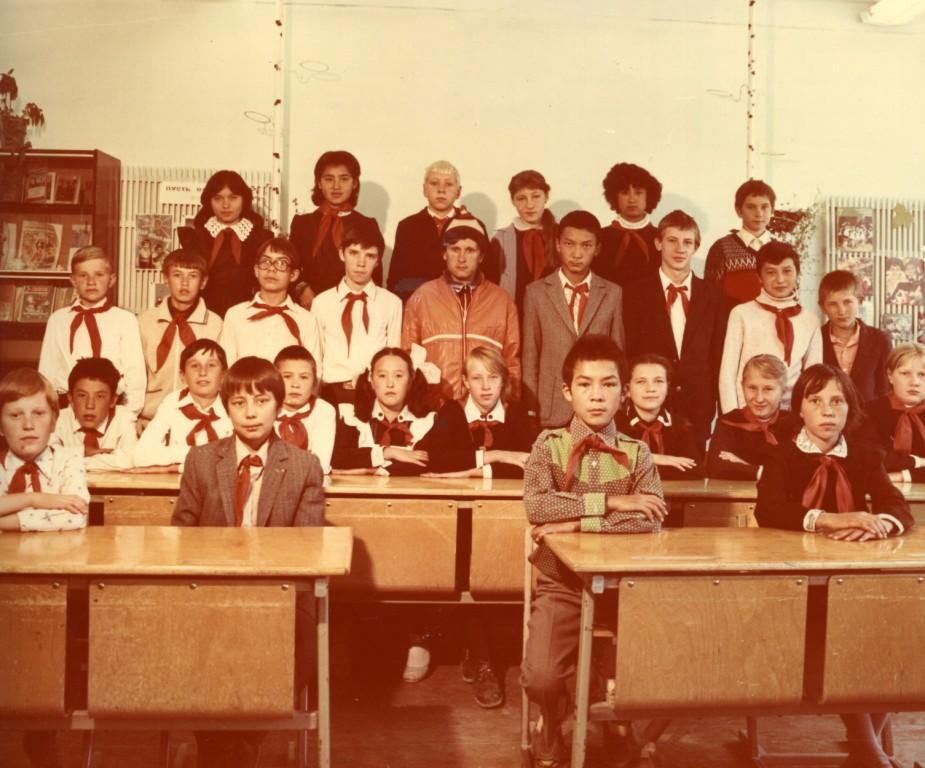 6 "В" класс Хайдарканской средней школы № 20, 1985 год 