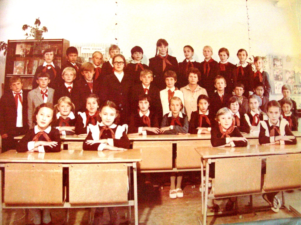 7 "Б" класс Хайдарканской школы, 1985 г.