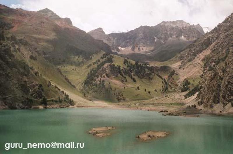 Озеро Кара-Куль-Катта