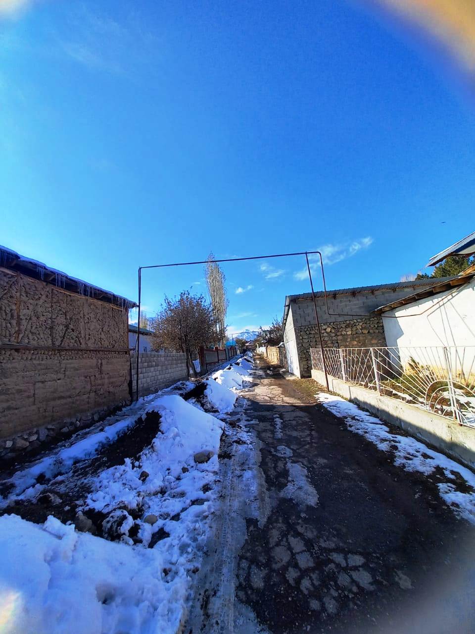 Хайдаркан, улица Саукова, вид от улицы Матросова, ноябрь 2021 года 