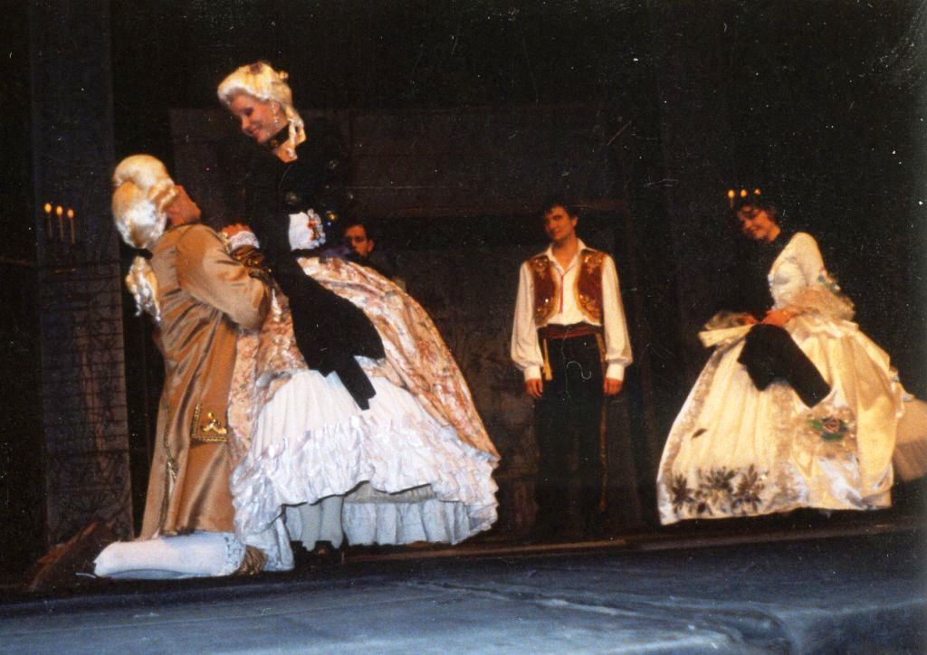 Валевская Лена в спектакле на сцене " Театра на Таганке " 