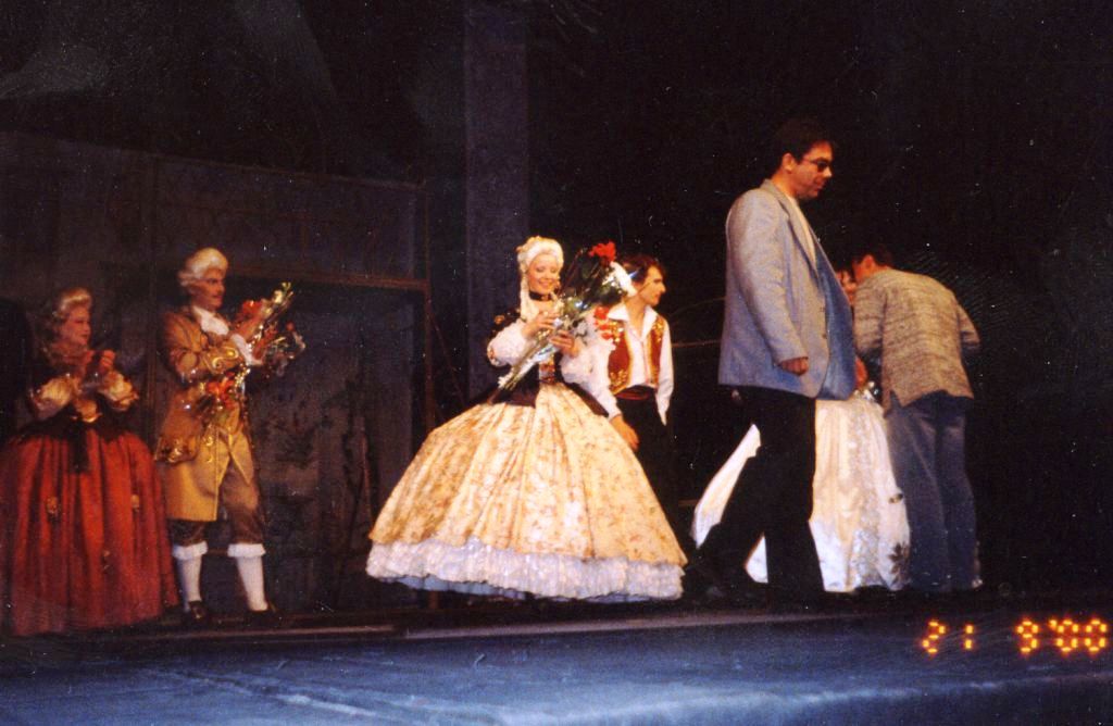 Валевская Лена на сцене " Театра на Таганке " 2000 г.