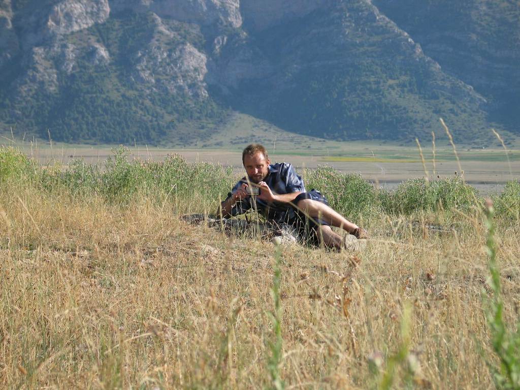 Михаил Кутовой в Хайдарканских горах летом 2004 года