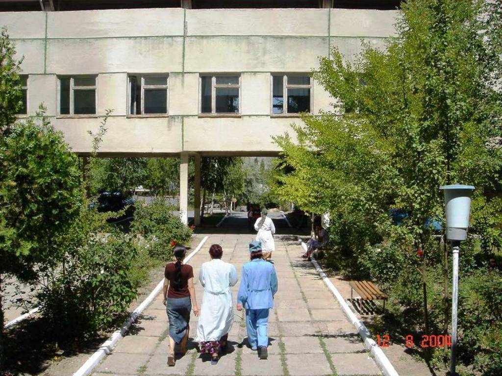 Двор Хайдарканской больницы