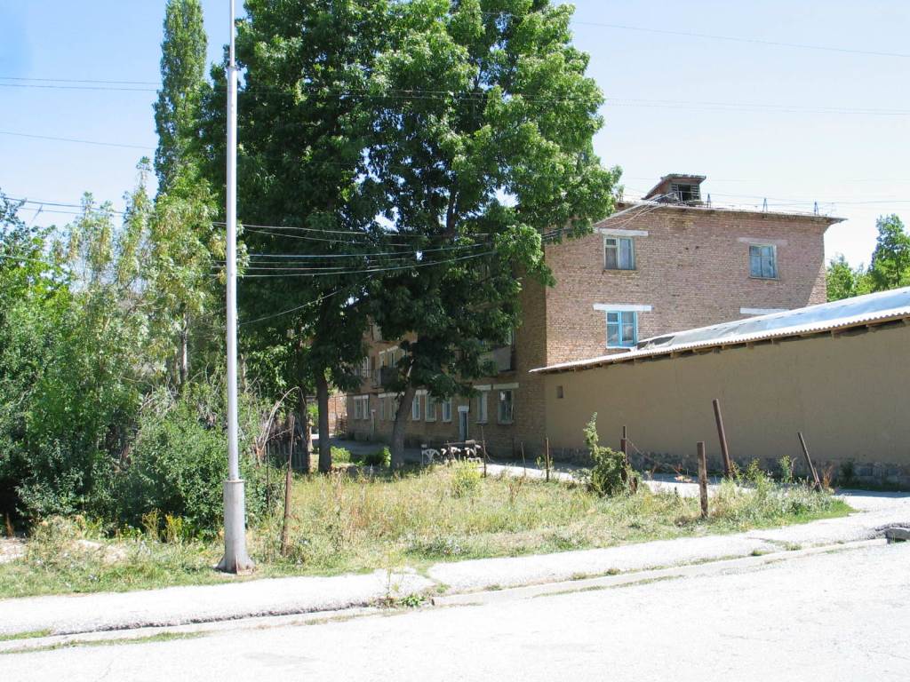 Хайдаркан, дом № 23 по ул. имени Крупской, 2004 год