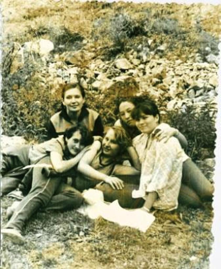 Хасанова Римма Хатыповна со своими ученицами, 1987 год